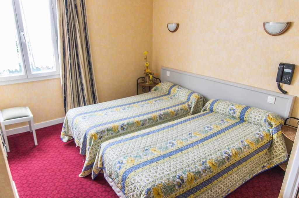 Hotel De La Gare Dol-de-Bretagne Dış mekan fotoğraf