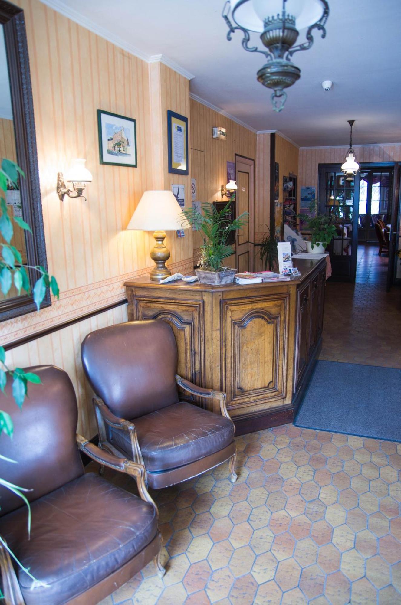 Hotel De La Gare Dol-de-Bretagne Dış mekan fotoğraf
