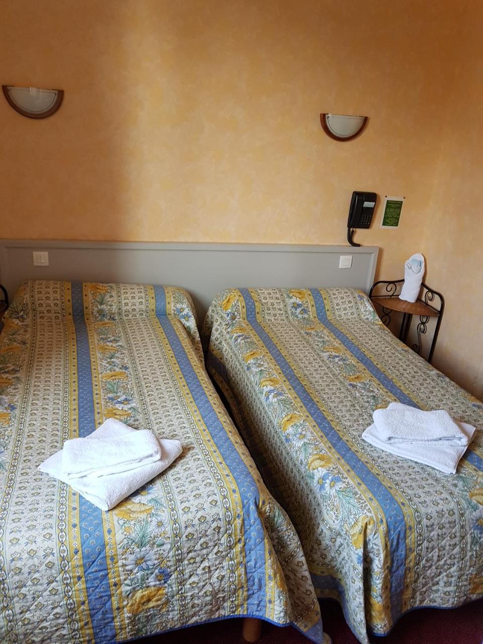 Hotel De La Gare Dol-de-Bretagne Dış mekan fotoğraf