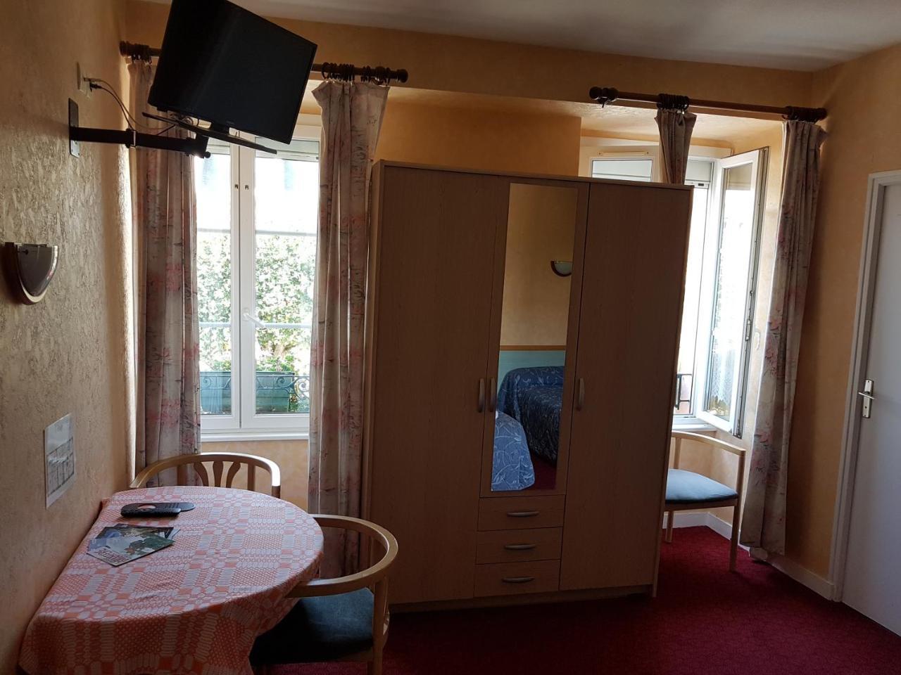 Hotel De La Gare Dol-de-Bretagne Dış mekan fotoğraf