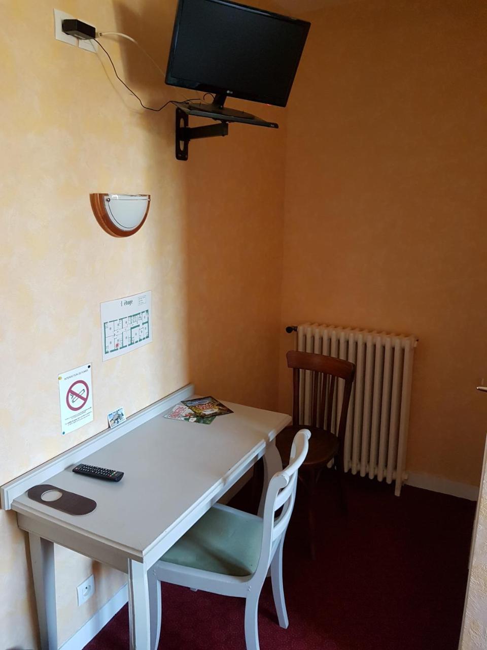 Hotel De La Gare Dol-de-Bretagne Dış mekan fotoğraf